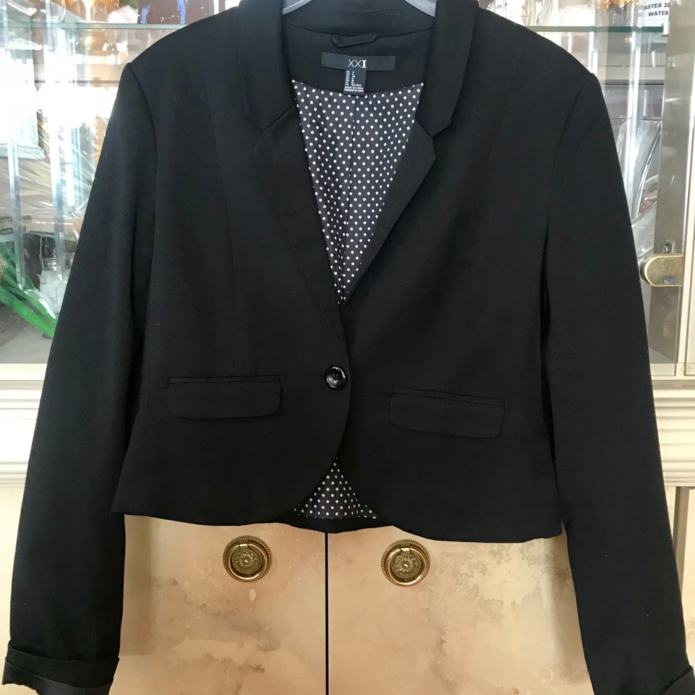 Black short blazer!